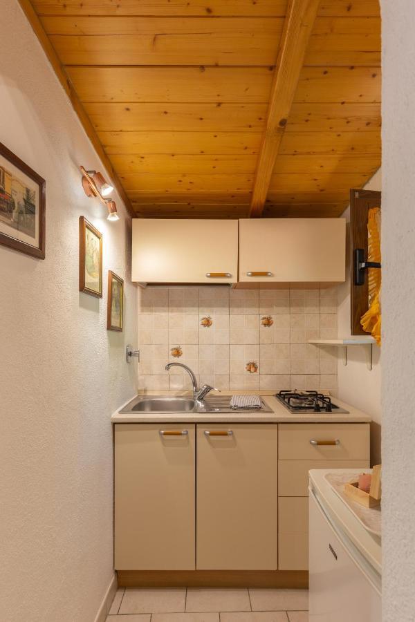 Elbaloves Appartaments Villa Каполивери Екстериор снимка